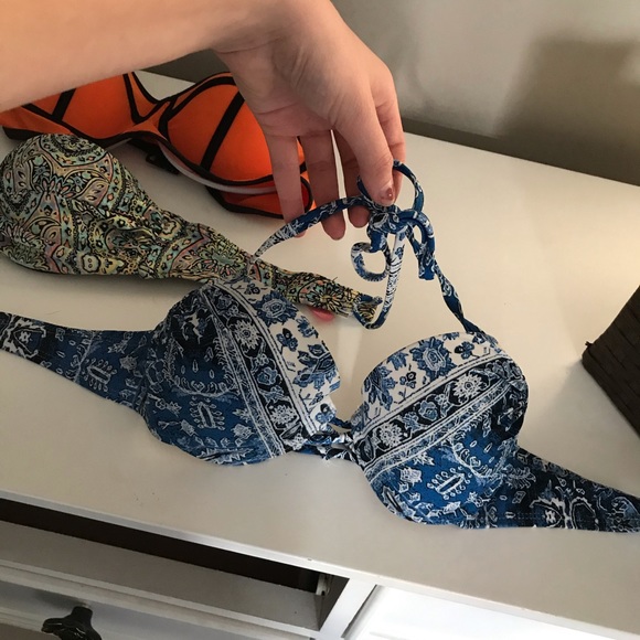 Bikini tops - Picture 12 of 16